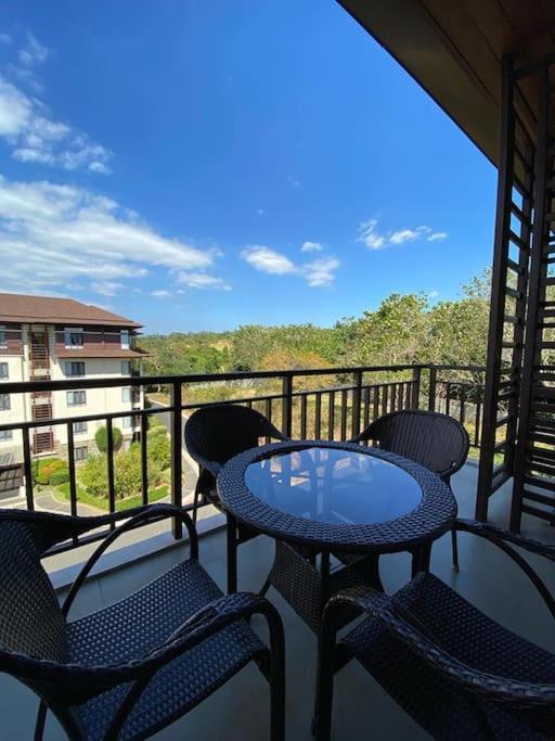 Anvaya Cove Penthouse Unit 10-2 Br. Διαμέρισμα Morong  Εξωτερικό φωτογραφία